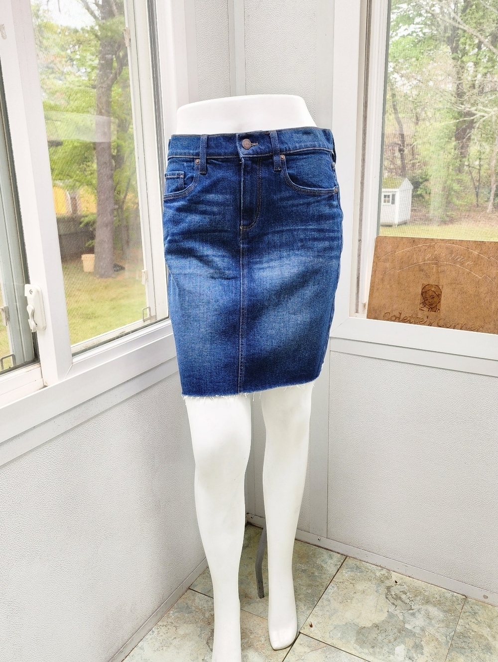 NWT Loft Raw Edge Classic Blue Denim Pencil Skirt - Sleek Women's Denim